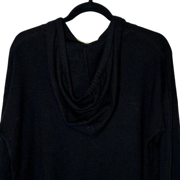 NWT Liv Milano rhinestone Skull Pullover Hoodie Sweater Black Size Medium - Picture 5 of 5